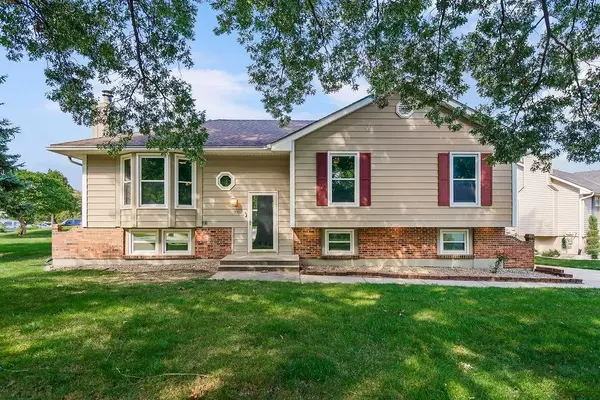 401 SE Mt Vernon DR, Blue Springs, MO 64014