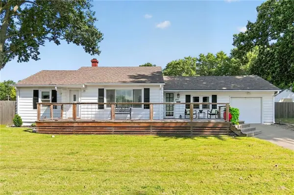 210 SW 5th ST, Lee's Summit, MO 64063