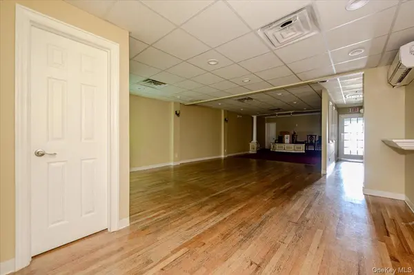 32-40 Roosevelt AVE, Valley Stream, NY 11581