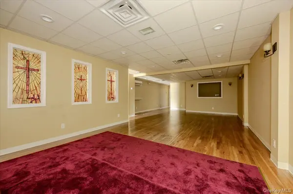 32-40 Roosevelt AVE, Valley Stream, NY 11581