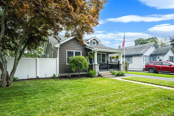 101 Highland AVE, Patchogue, NY 11772
