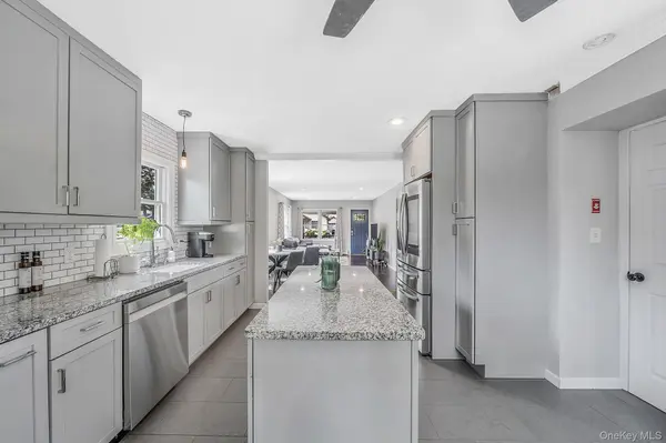 101 Highland AVE, Patchogue, NY 11772