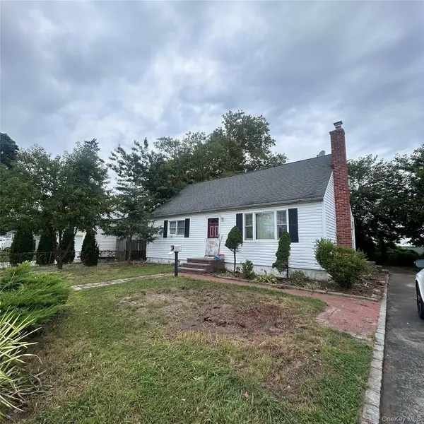 364 42nd ST, Lindenhurst, NY 11757