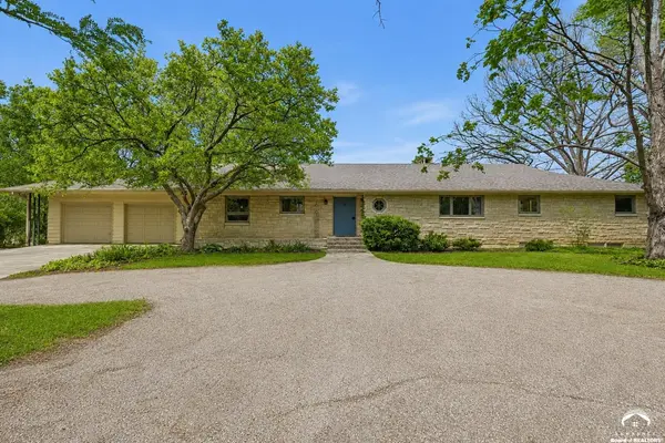 2400 Orchard LN, Lawrence, KS 66049