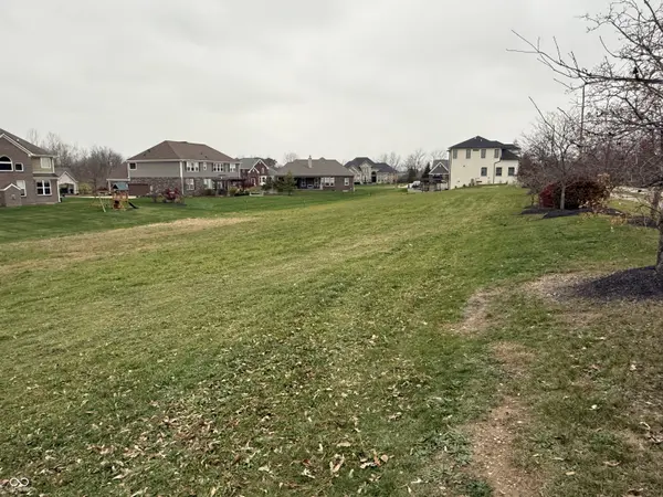 3747 W 121st ST, Zionsville, IN 46077