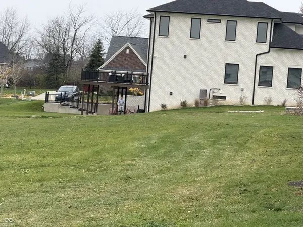 3747 W 121st ST, Zionsville, IN 46077