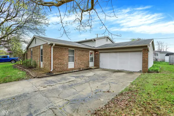 1515 Canterbury DR, Shelbyville, IN 46176