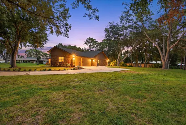 10616 FOREST RUN DR, Bradenton, FL 34211