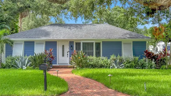 2635 HYDE PARK ST, Sarasota, FL 34239