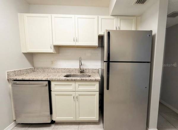 3244 S SEMORAN BLVD #24, Orlando, FL 32822