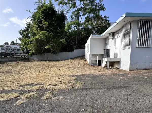2 ESTEBAN QUINTANA ST, Guaynabo, PR 00966