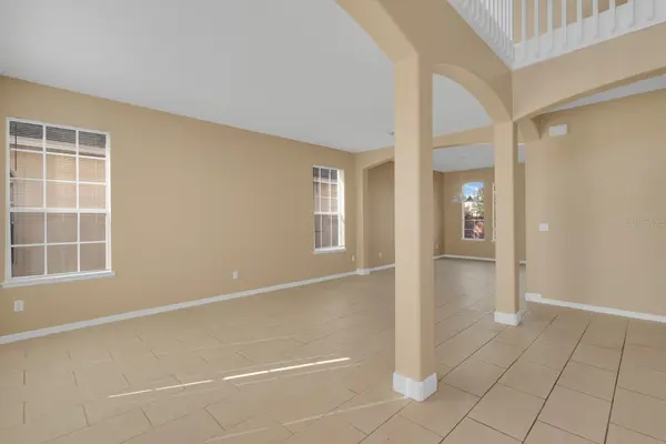 2827 SAND ARBOR CIR, Orlando, FL 32824