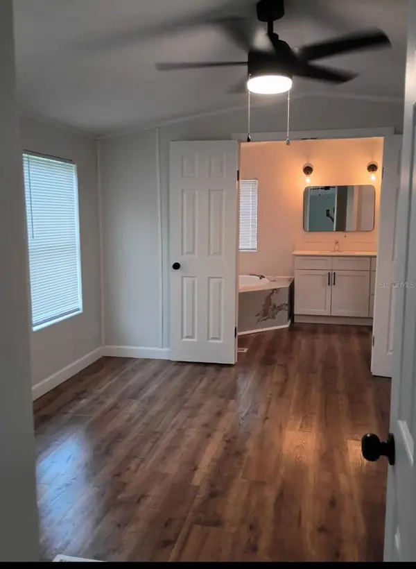 105 CANARY LANE, Satsuma, FL 32189