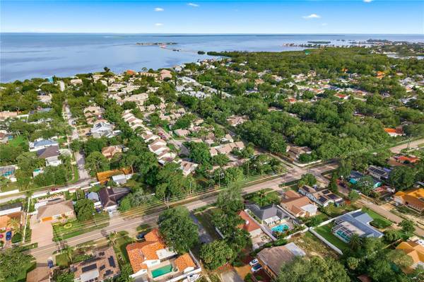 18 WINDRUSH BAY DR, Tarpon Springs, FL 34689