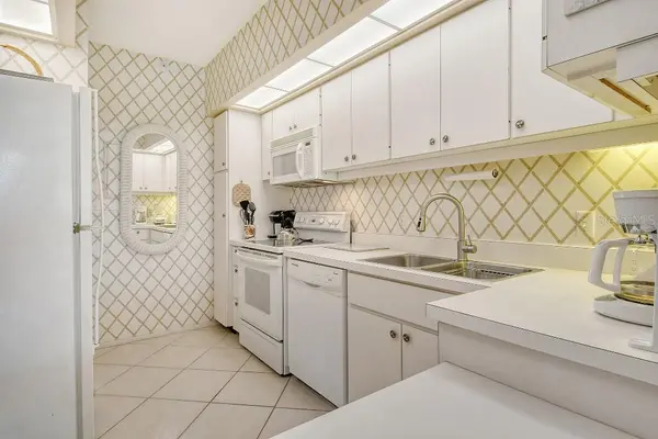 1945 GULF OF MEXICO DR #M2-402, Longboat Key, FL 34228