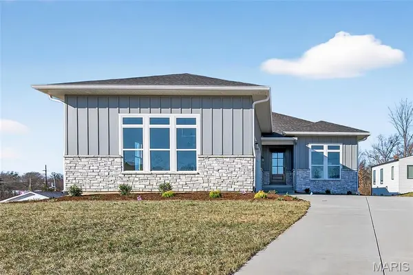 11924 Santino CT, Creve Coeur, MO 63141