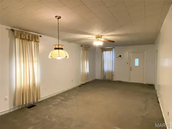 10 E Washington ST, Freeburg, IL 62243
