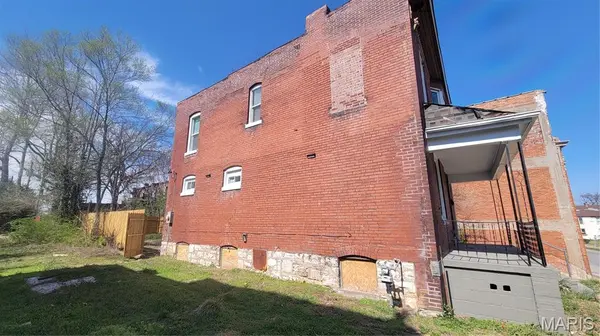 1389 Hamilton AVE, St Louis, MO 63112