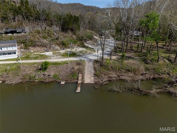 21582 Private Drive 8496, Newburg, MO 65550