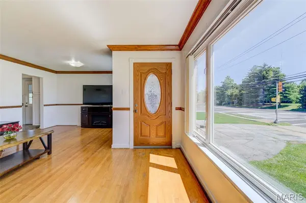 8351 S Laclede Station RD, Unincorporated, MO 63123