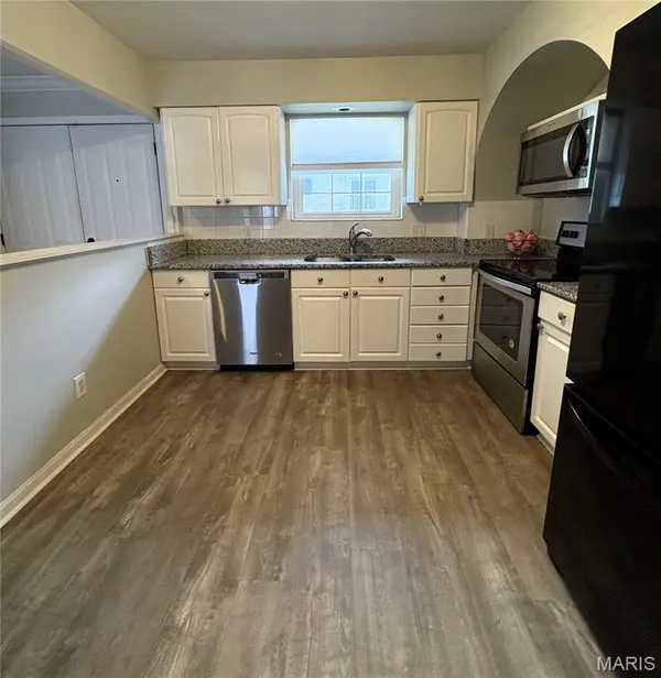 4243 Forest De Ville DR, Oakville, MO 63129