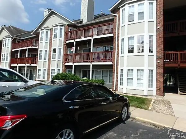 415 Shirley Ridge DR #16, St Charles, MO 63304