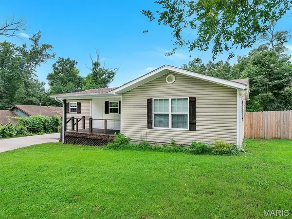 951 Eastridge DR, Pacific, MO 63069