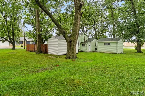 208 S Walnut ST, Freeburg, IL 62243