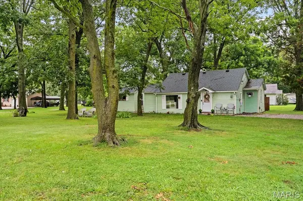 208 S Walnut ST, Freeburg, IL 62243