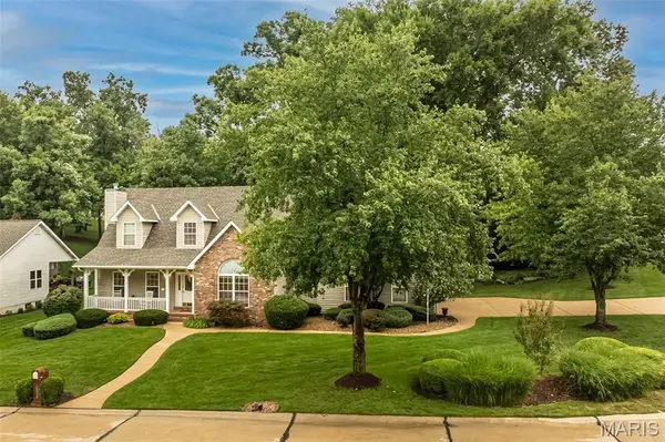 868 Natchez DR, St Charles, MO 63303