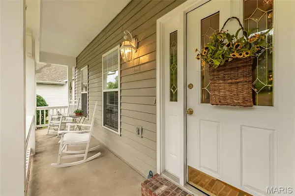 868 Natchez DR, St Charles, MO 63303