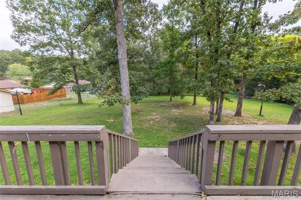 949 Robin LN, Poplar Bluff, MO 63901