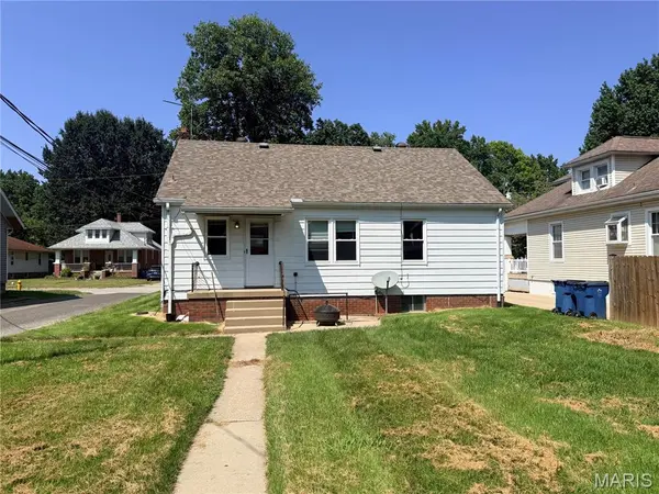 718 Maple ST, Collinsville, IL 62234