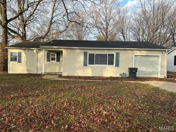 1601 Foster DR, Belleville, IL 62226