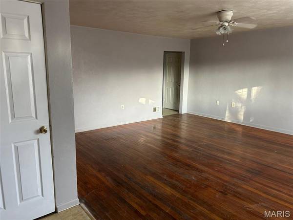 1601 Foster DR, Belleville, IL 62226