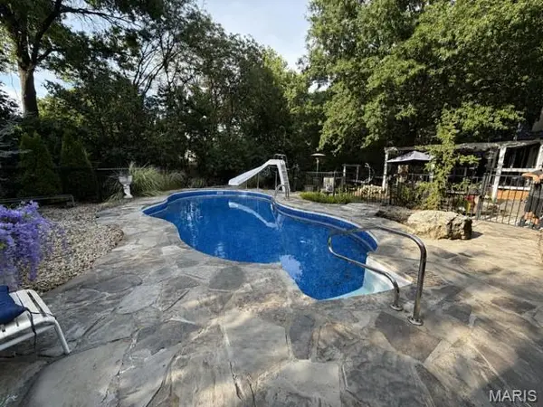 6020 Lafayette DR, Weldon Spring, MO 63304