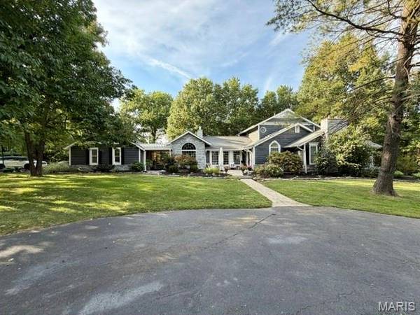 6020 Lafayette DR, Weldon Spring, MO 63304