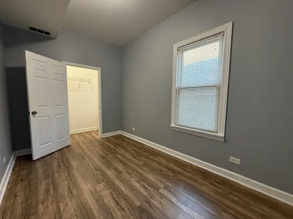 9738 S Avenue L #2, Chicago, IL 60617