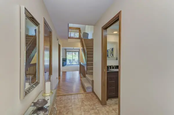 81 Country Club DR, Bloomingdale, IL 60108