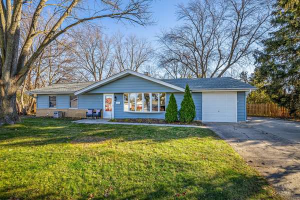 125 Weymouth CT, Schaumburg, IL 60193