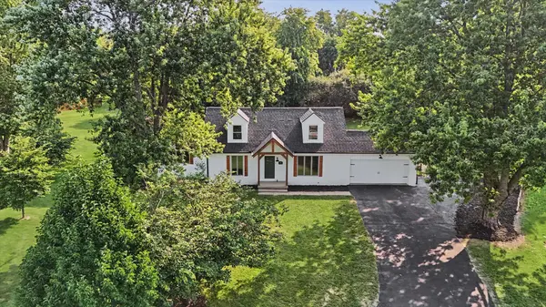 502 Hillside DR, Mahomet, IL 61853