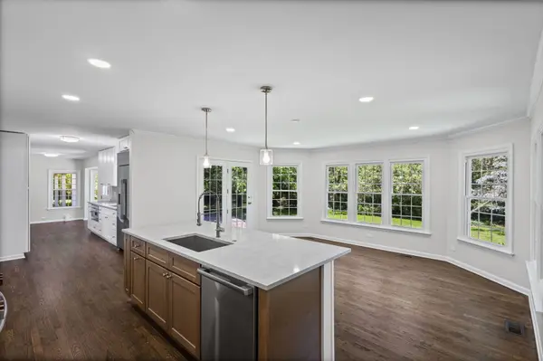 1150 Willow LN, Northbrook, IL 60062