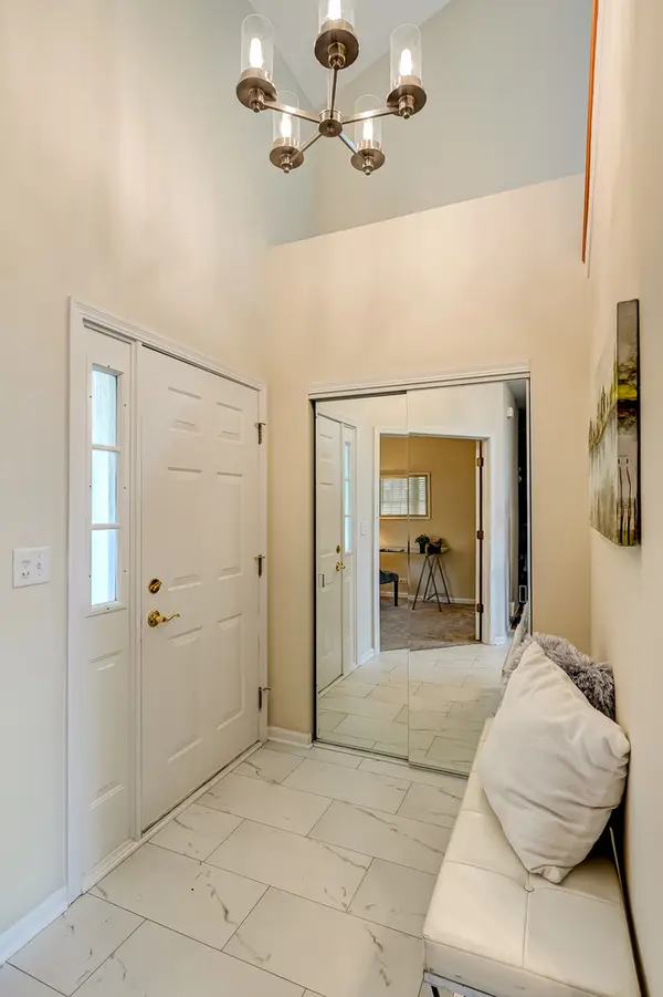 128 Fairway DR, La Grange, IL 60525