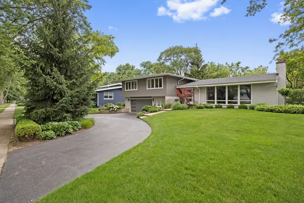 711 Elder CT, Glencoe, IL 60022
