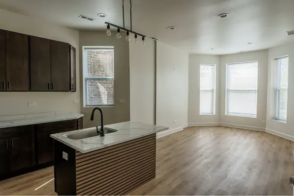 6613 S Vernon AVE #2, Chicago, IL 60637