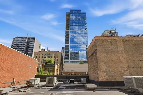 1209 N State Pkwy #10, Chicago, IL 60611
