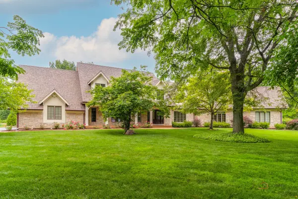 222 W Old Mill RD, Lake Forest, IL 60045