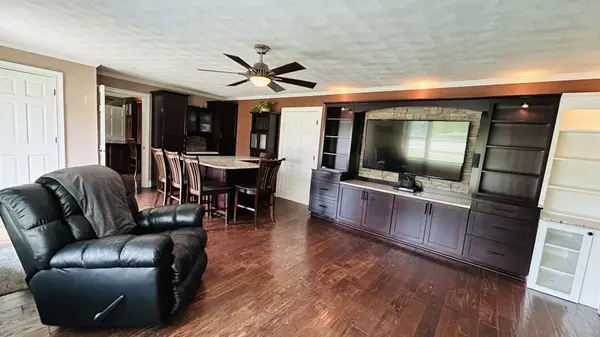2924 GUILFORD RD, Rockford, IL 61107