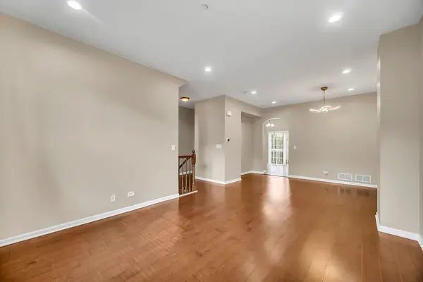 1260 Evergreen AVE, Des Plaines, IL 60016