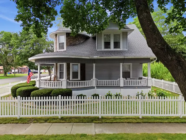 500 Jackson ST, Oregon, IL 61061